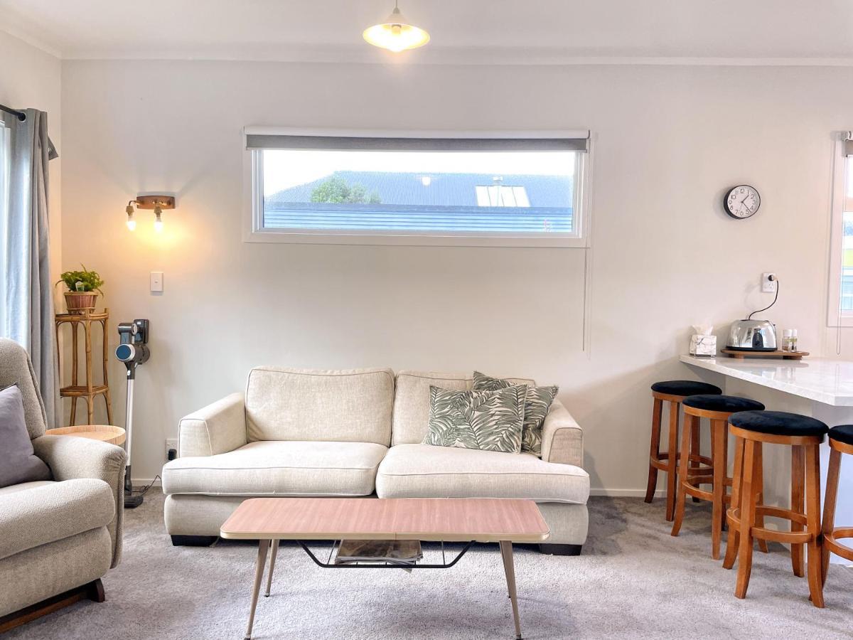 Вилла Cozy N Comfortable,5 Mins To Airport Веллингтон Экстерьер фото